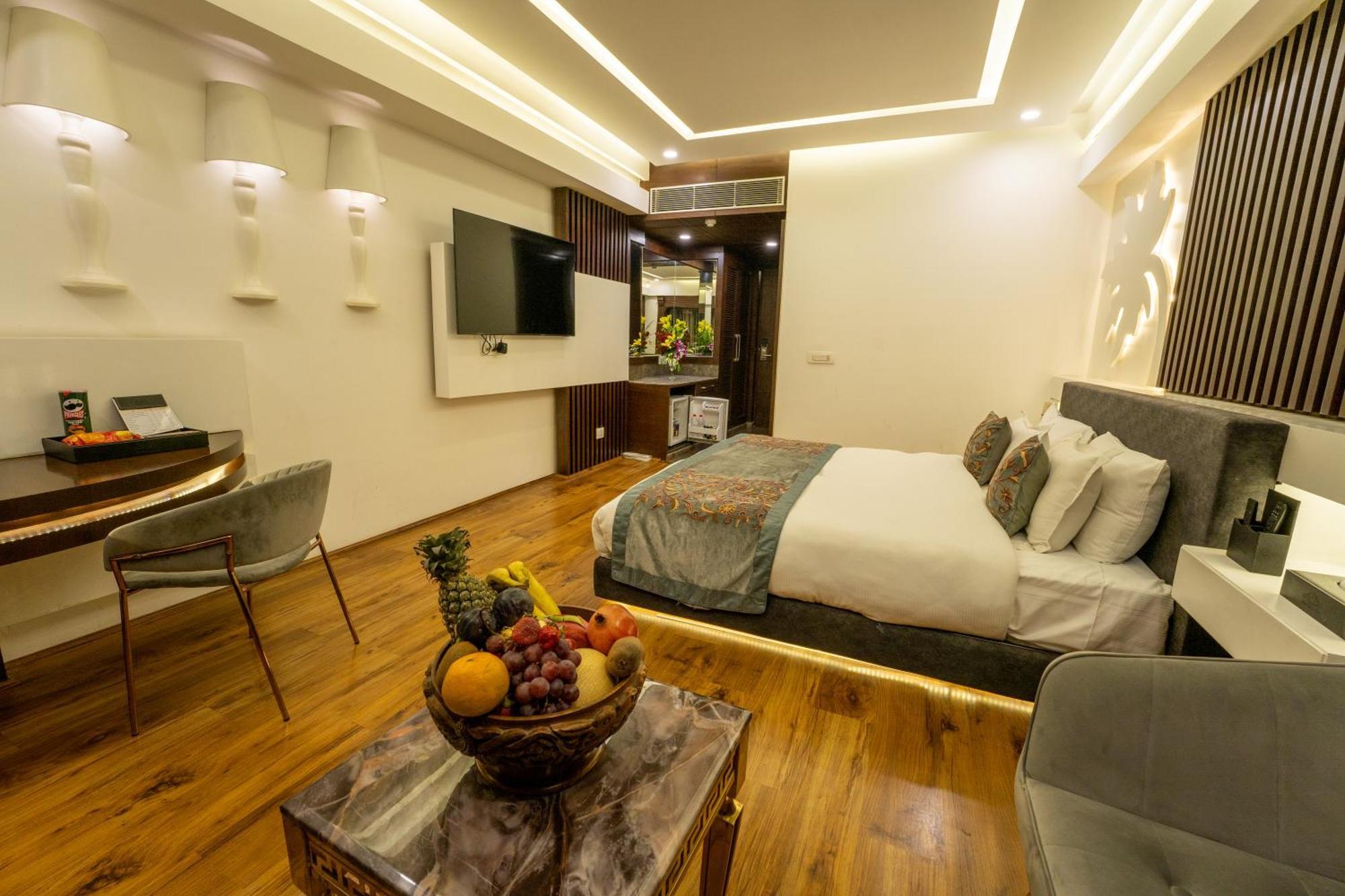 Hotel Snowland, Srinagar Экстерьер фото