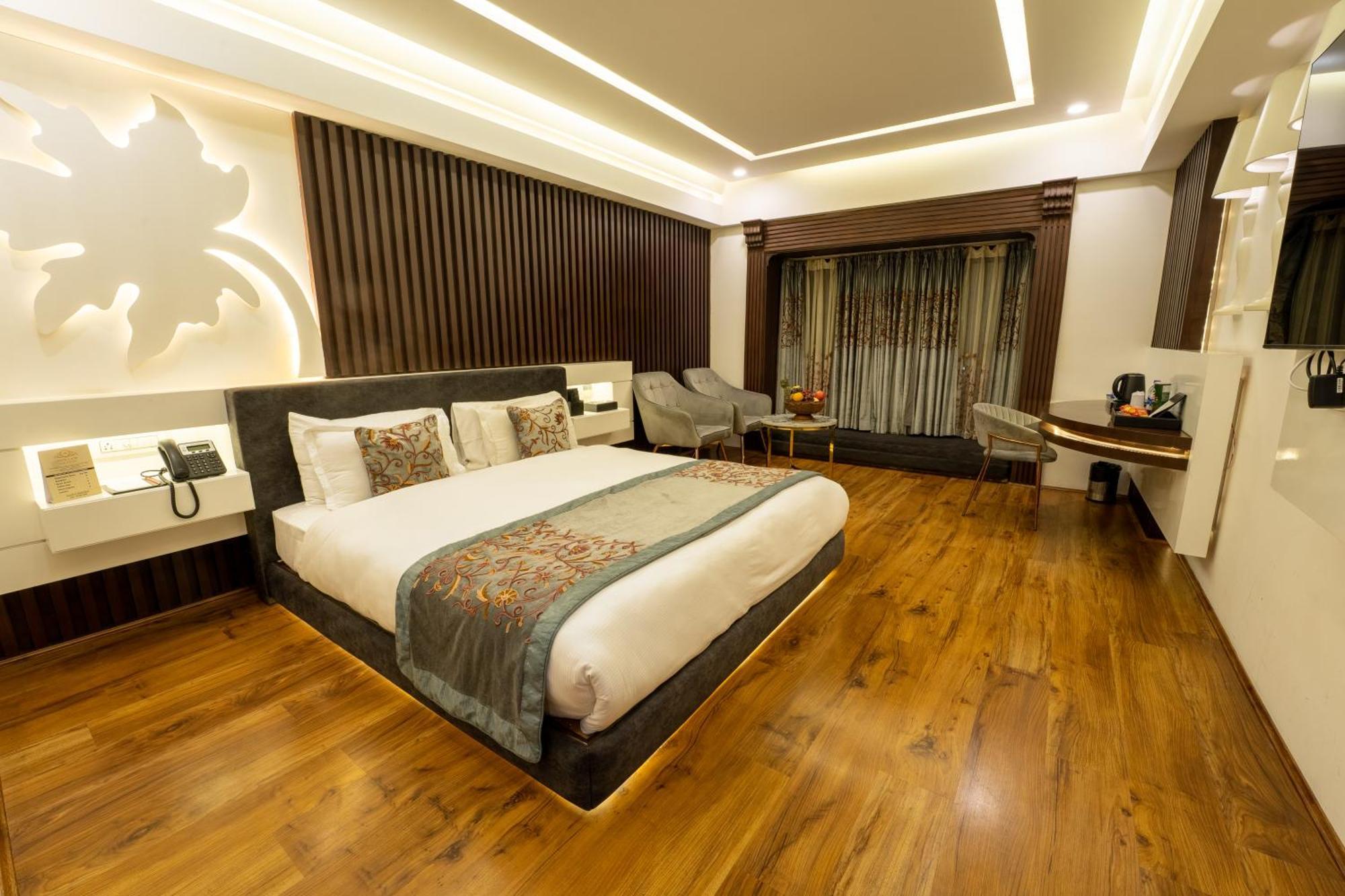 Hotel Snowland, Srinagar Экстерьер фото