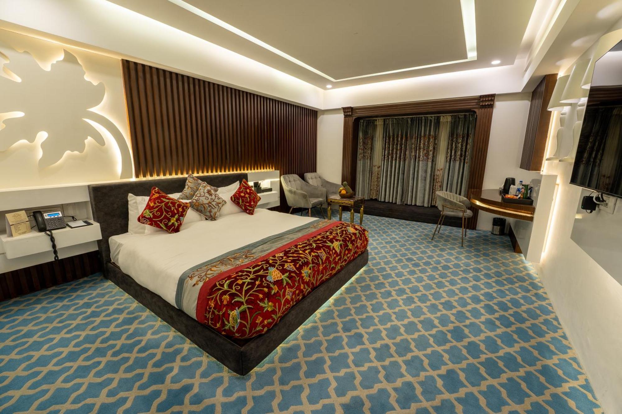 Hotel Snowland, Srinagar Экстерьер фото